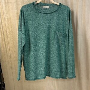 Zenana Outfitters Green Long Sleeve Tee